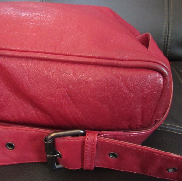 Sticks and Stones City Bag Red Leather fold down Crossbody Flap Purse - Picture 10 of 12